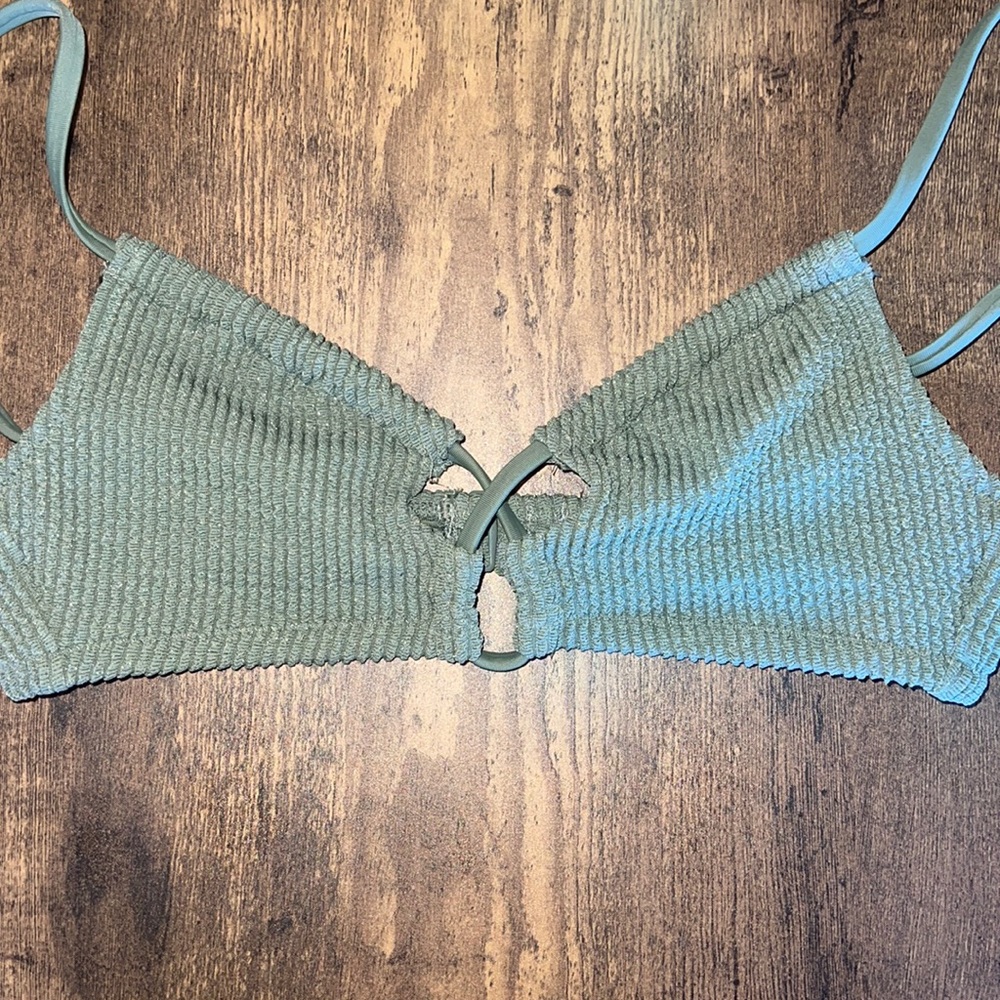 ⭐️ NWT AERIE Shimmery Crinkle Lace Up Scoop Bikini Top!! - Picture 14 of 14